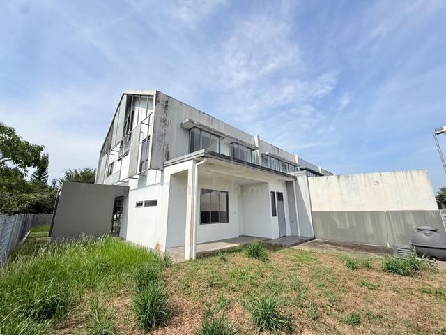 La Promenade Precinct Luxe Double Storey Corner for Sale 1