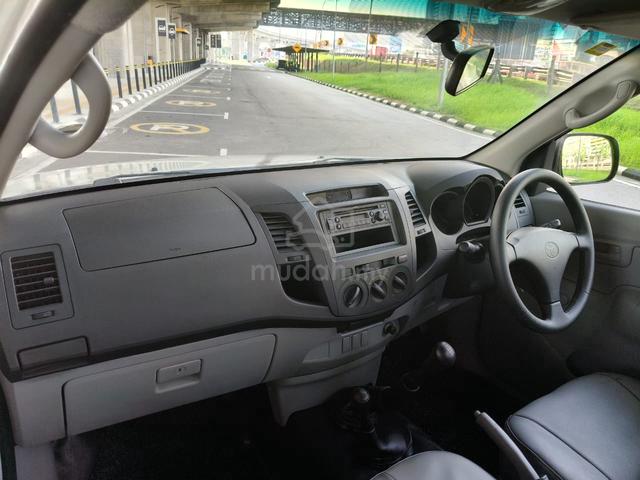 2011 Toyota Hilux 2.5 (M) Single Cab 4WD - 5