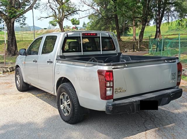 Isuzu D-MAX 2.5 4X4 (M) STILL 1 OWNER, NO OFF ROAD - 4