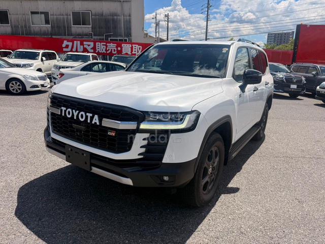 2023 Toyota Land Cruiser 300 GR-Sport 3.5 Petrol - 2