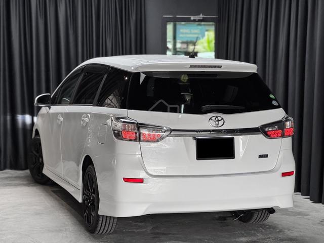 2013 Toyota WISH 1.8 S (Facelift) P/Start 4Disc Br - 2