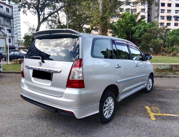 2012 Toyota INNOVA 2.0 G (A) - 4
