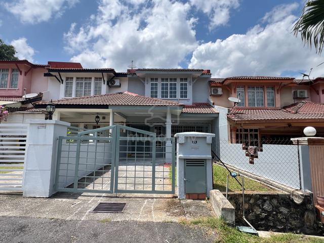 2 Storey 20x70 Well Maintain Taman Putra Budiman Seri Kembangan 1