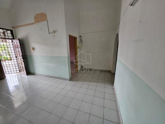 TAMAN Perling single storey terrace house 3
