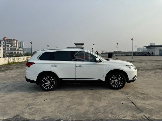 2019 Mitsubishi OUTLANDER 2.0 4WD (A)FULL SERVICE - 3