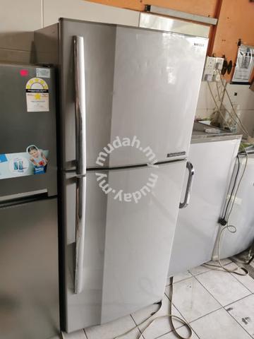 peti sejuk toshiba