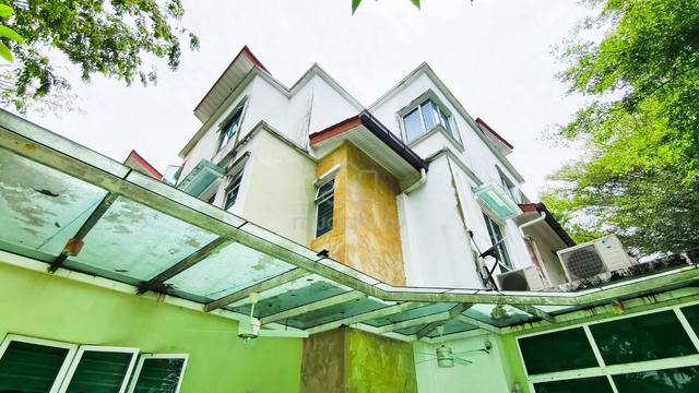 Renovated Fully Furnished 3 STY Bungalow Sek 4 Shah Alam 1