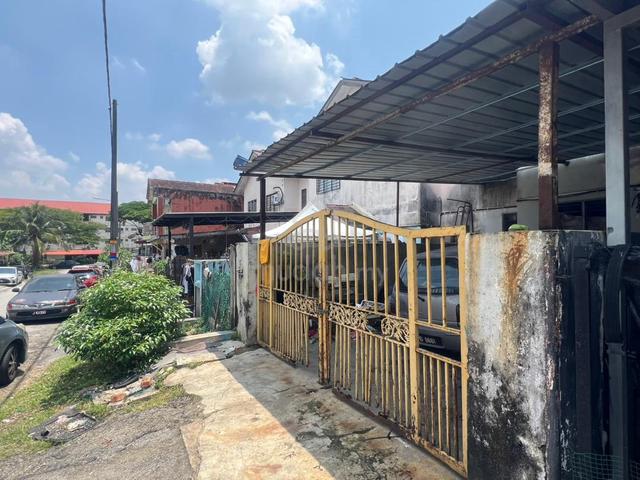 {Below market} 2sty low cost house in Taman Pelangi, Rawang for sale 1