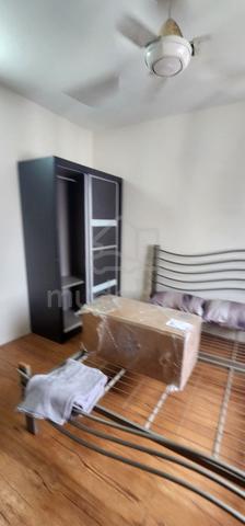 Newly Renovated Master Bedroom attached Bathroom with Aircon & Wifi 3