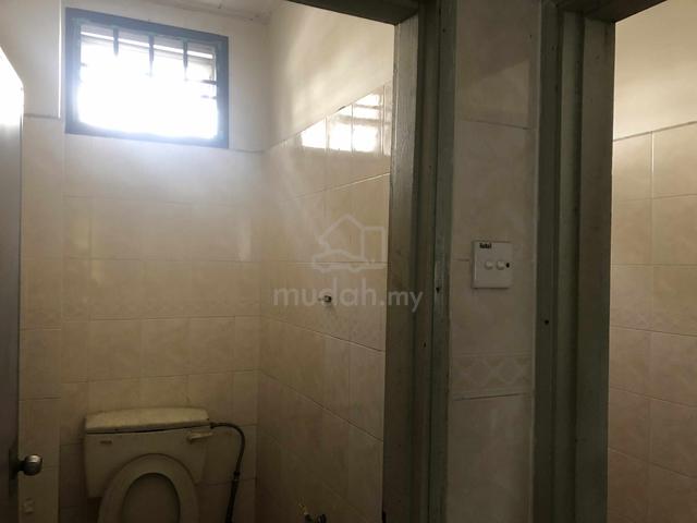 Room for Rent in Taman Nusa Perintis Gelang Patah 2