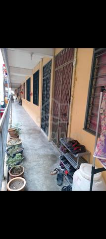 Rumah Pangsa indah Jaya teluk intan perak 1