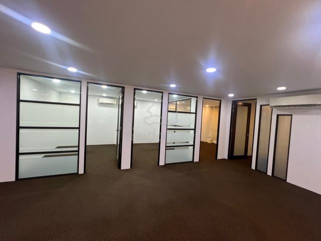 Retail / Office / Shop Level 1 Bandar Puteri Puchong For Rent 1