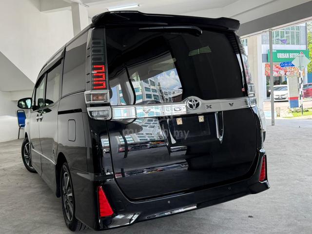 2021 Toyota VOXY 2.0 ZS KIRAMEKI III 2PD 7STR 58K - 4