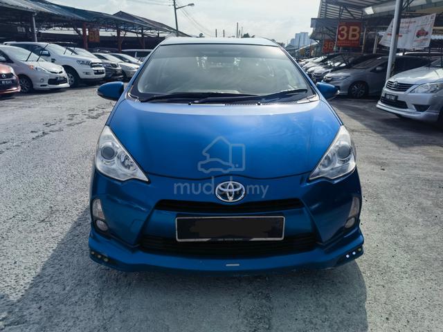 2012 Toyota PRIUS C 1.5 TRD SPORTIVO (A) ONE OWNER - 4