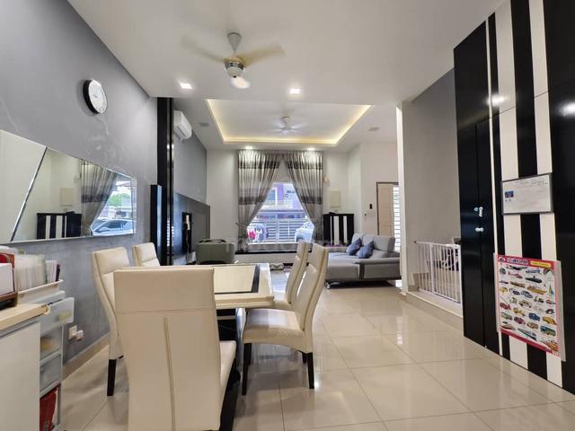 Ehsan Heights Fully Reno Unit For Sales 1