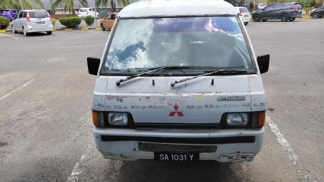 1999 Mitsubishi DELICA 2.0 SPACEGEAR (A) - 3