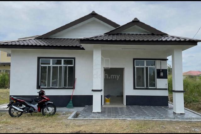 Banglo Setingkat di Tangga Batu 5km ke Pantai Puteri 1