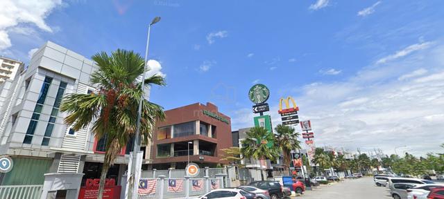 Puchong 3-Storey Semi-D Commercial Shop For Rent 1