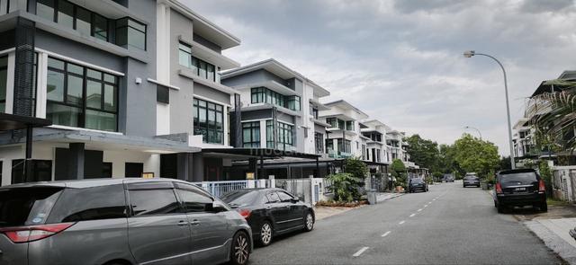 3 Storey Cluster House @ Opal Mutiara Mas 1