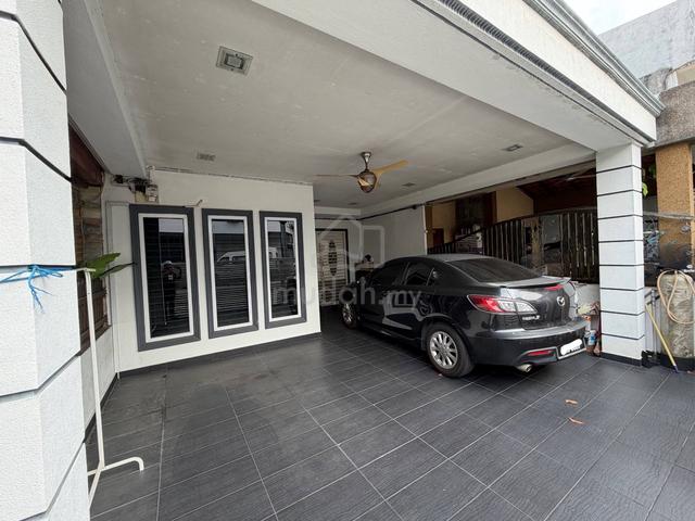 BOLEH NEGO🔥 RENOVATED Double Storey Teres House Seksyen 8 Shah Alam 1