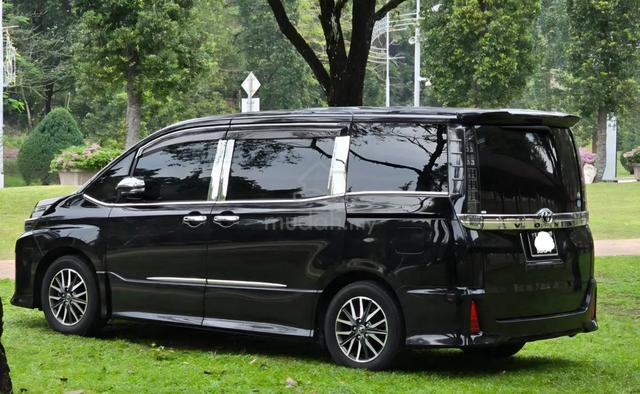 2014 Toyota VOXY 2.0 X (A) - 2