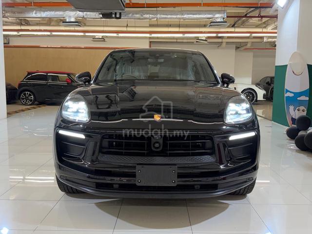 2023 Porsche MACAN 2.0 LOW MILEAGE/ FREE WARRANTY  - 3