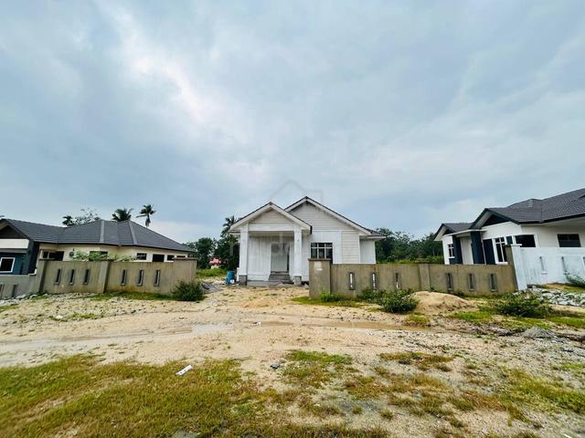 BANGLO Kg BANGGOL SAMAN, EXIT HIGHWAY BUKIT MERBAU, KOK LANAS 4