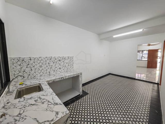 【GOOD CONDITION 】Rawang Perdana 2 storey house Fully Extend Tiles 1