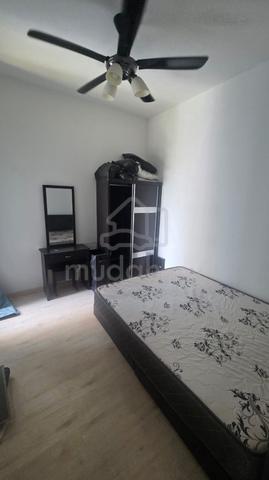 The Holmes Cheras Female medium and small room for rent 1