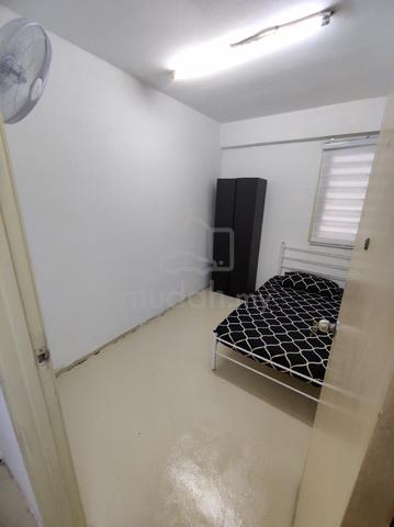 5 minit ke LRT SALAK SELATAN. SINGLE room. 1