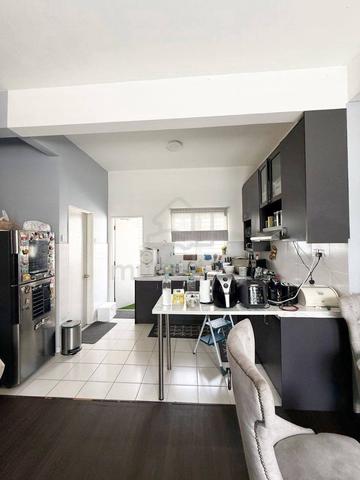 First Floor Eristana Townhouse Saujana Utama For Sale 1