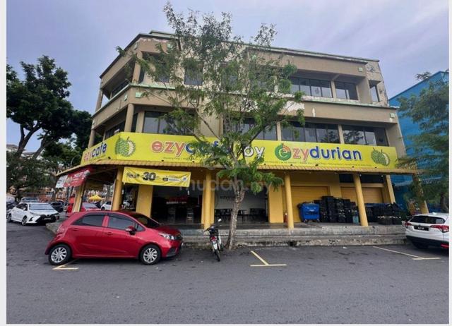 3 storey shop corner unit @ Taman TTDI Jaya Sek U2 Shah Alam for rent 1