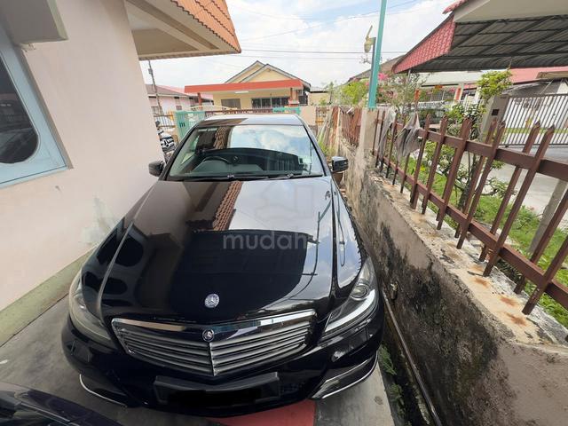 2011 Mercedes Benz C-CLASS 1.8 200 CGI BLUEEFCY - 1