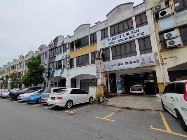Ground Taman Damai Utama, Bandar Kinrara shop for rent 1