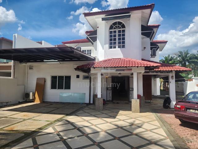 2 storey semi d at Taman sungai besi indah Balakong 8rooms 1
