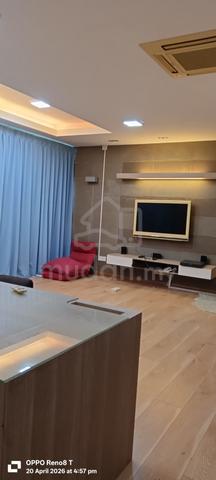 Office unit at commercial Town centre. 1