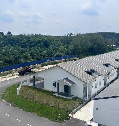 Corner Setingkat Teres Rumah Bahau Mahsan Serting Jempol (60'x65'} 1