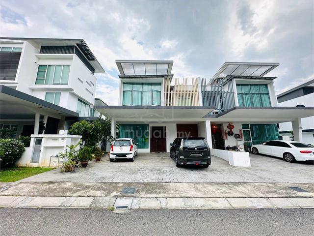 RENOVATED NEW TILES ‼️ 2 Storey Semi D Evergreen Garden Residence 1