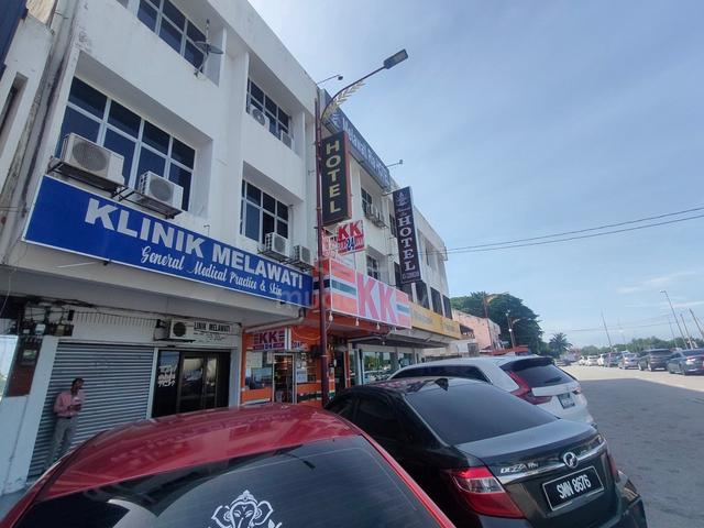 Pekan Kuala Selangor Lama 3 storey shop 20 x 100 bawah Bukit Malawati 1