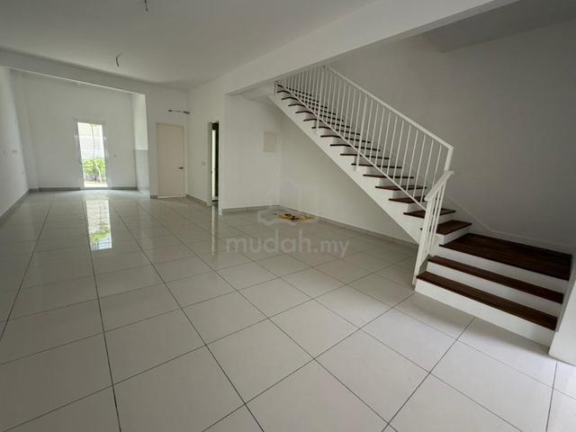 Viluxe Residence Gate/Guarded Bigger Terrace House In Batu Kawan Town! 1