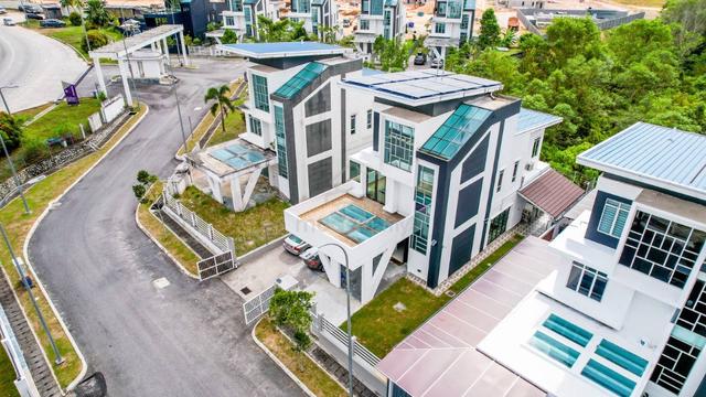 FURNISHED 2.5 Storey Bungalow House Sikamat Residence Negeri Sembilan 1