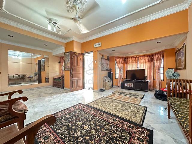 HOT LOCATION Double Storey USJ 11, Subang, Selangor EXTENDED KITCHEN 1