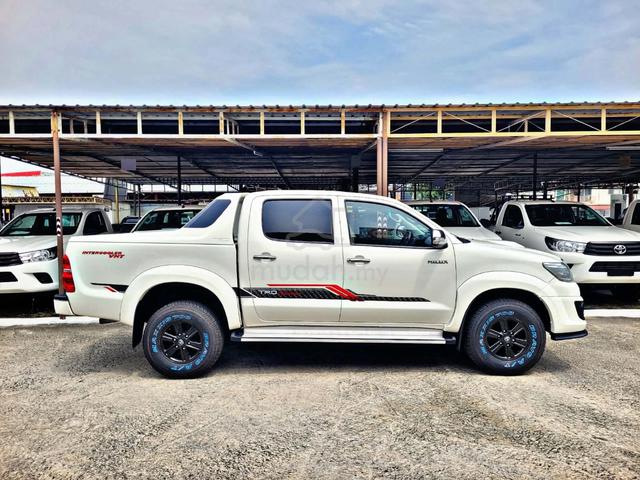 2015 Toyota HILUX 2.5 G TRD SPORTIVO LOW MILEAGE - 4