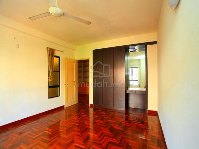[CashBack 80k / FullLoan] 3storey Townhouse Prima Court Taman Melawati 1