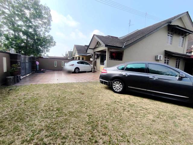 Perling @Jalan Undan 1.5 Storey Corner House For Sales 1