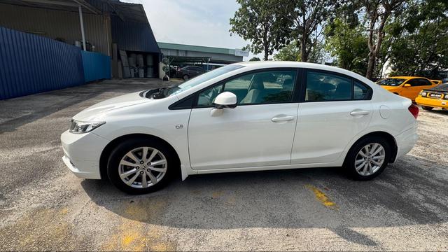 2013 Honda CIVIC 1.8 S (A) - 5