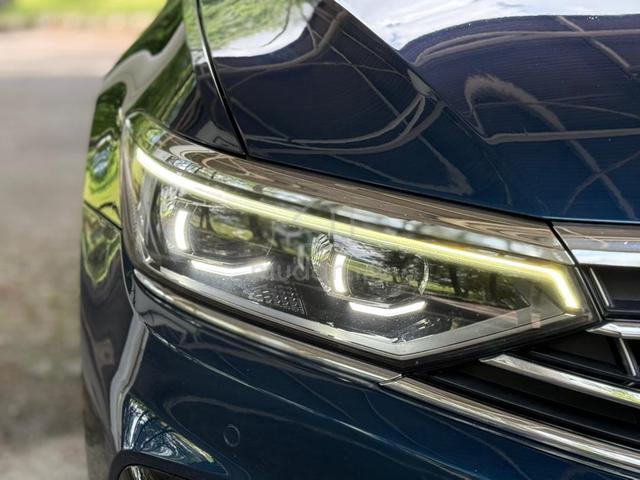 2022 Volkswagen PASSAT R-LINE 2.0L (A) - 5