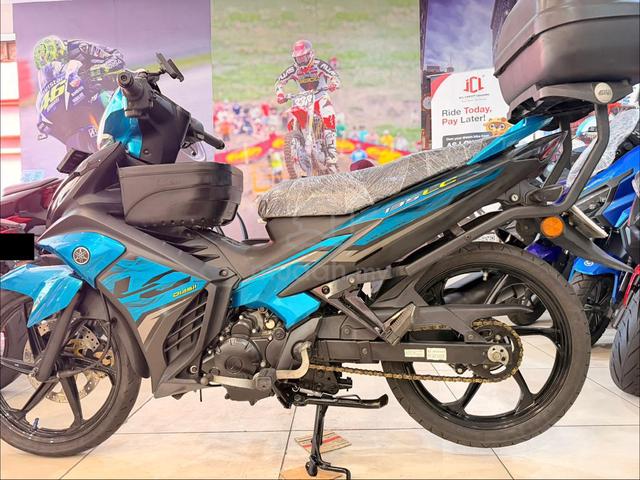 2022 YAMAHA LC135 V7 GiviBox P.Holder 99%New - photo 5 of 10