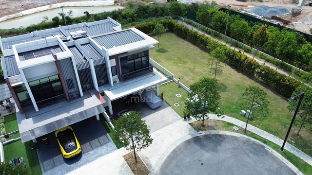 GAMUDA 25.7 Lucent Residence @ Twentyfive.7 Two storey Semi D Corner 1