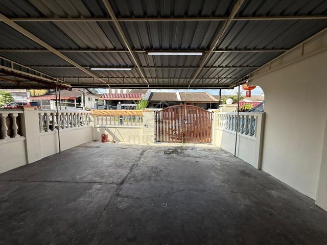 Johor Jaya Single Storey House Jalan Teratai Renovated Partial Furnish 1